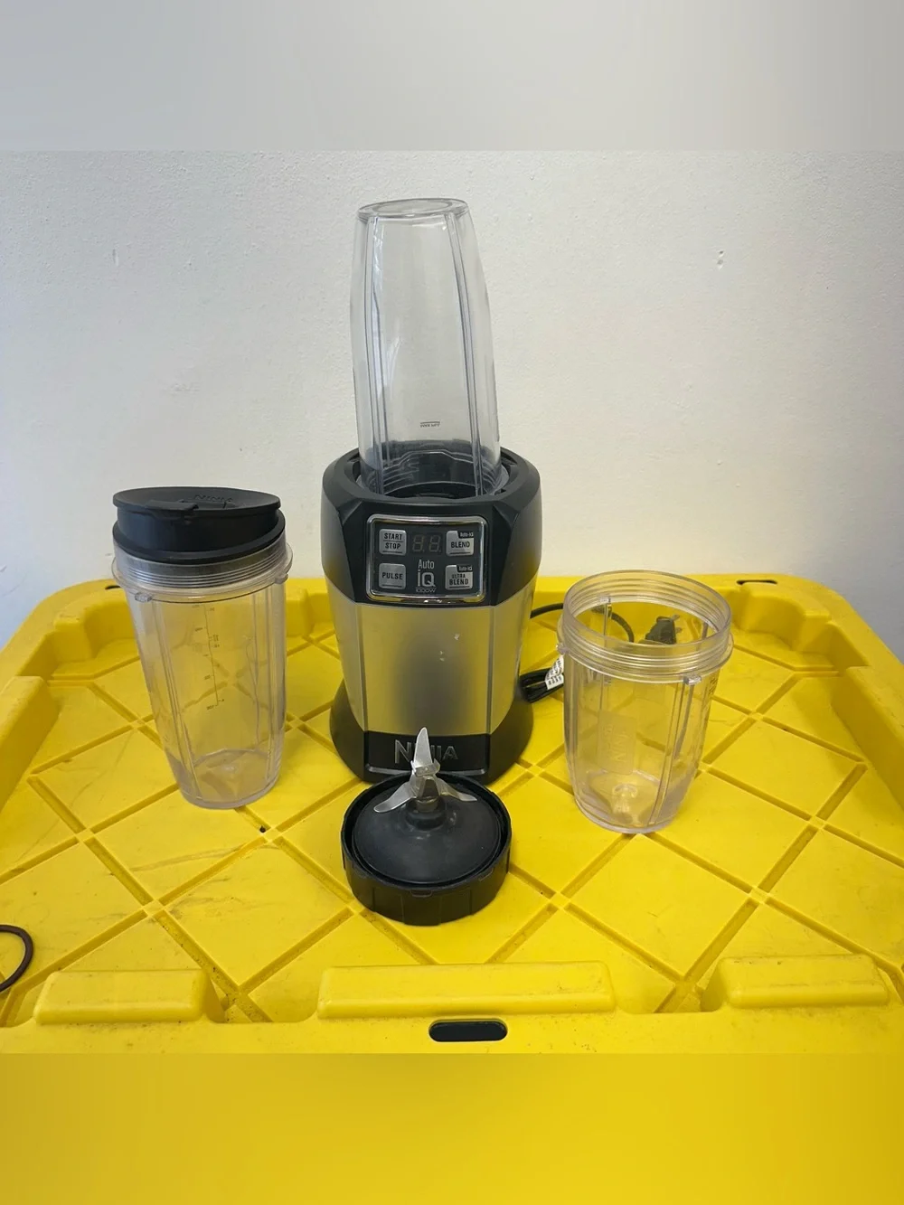 Nutri Ninja Pro Blender Auto iQ Model BL480D 1000 Watt Works W/ 3 Cup + Lid